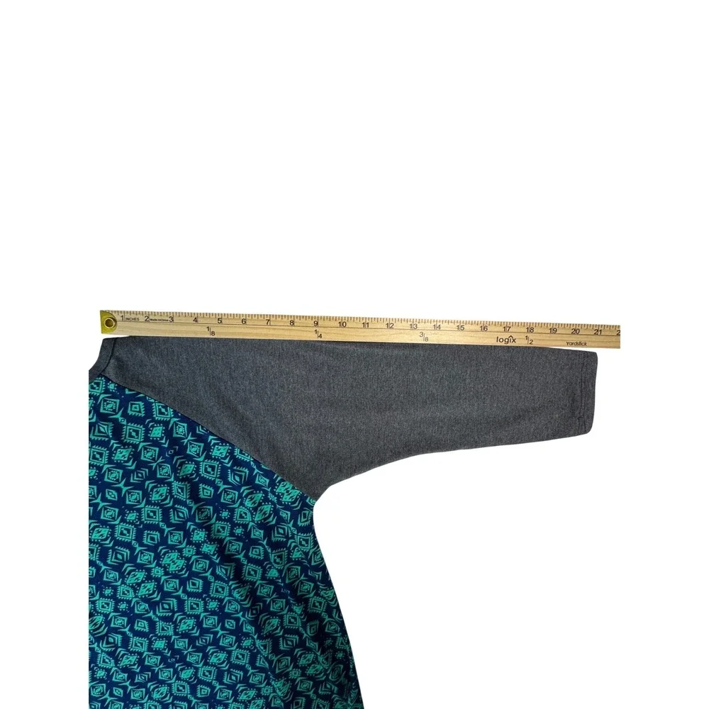 LuLaRoe Randy Tee Women Small Gray Teal Geometric 3/4 Sleeve Raglan Baseball Top - Picture 5 of 8